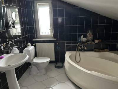                                     House for Sale  Myślenice
                                     | 220 mkw