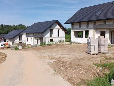                                     Casas para Alquilar  Kocmyrzów-Luborzyca
                                     | 228 mkw