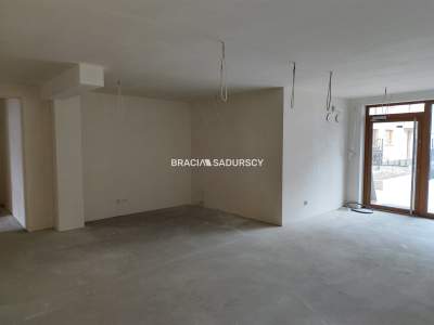         Gewerbeimmobilien zum Mieten , Kraków, Krokusowa | 69 mkw