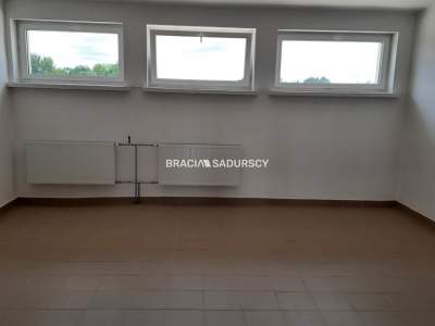         Local Comercial para Rent , Książ Wielki, Warszawska | 716 mkw