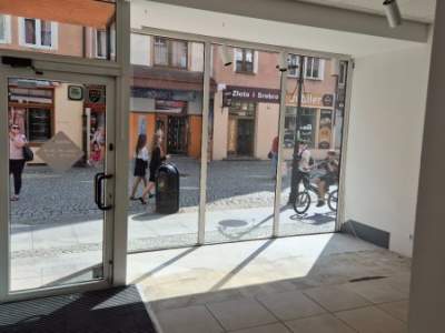                                     Local Comercial para Rent   Legnica
                                     | 110 mkw