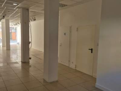                                     Local Comercial para Rent   Legnica
                                     | 110 mkw