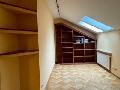                                     Flats for Rent   Legionowo
                                     | 180 mkw