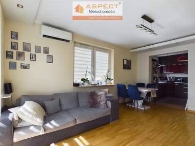                                     Flats for Sale  Warszawa
                                     | 72 mkw