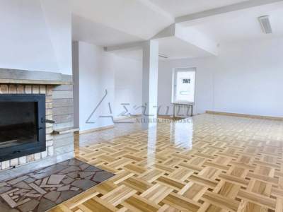                                     Casas para Rent   Warszawa
                                     | 240 mkw