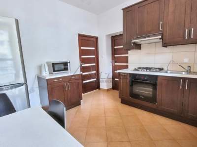                                     Casas para Rent   Warszawa
                                     | 240 mkw