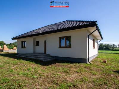                                     House for Sale  Kaczory
                                     | 141 mkw