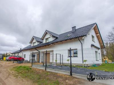                                     Häuser zum Kaufen  Powiat Wejherowski
                                     | 340 mkw