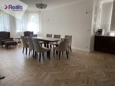                                     Casas para Rent   Warszawa
                                     | 240 mkw