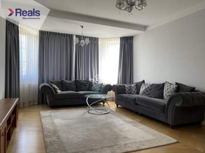                                     Casas para Rent   Warszawa
                                     | 240 mkw