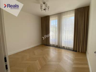                                     Casas para Rent   Warszawa
                                     | 240 mkw