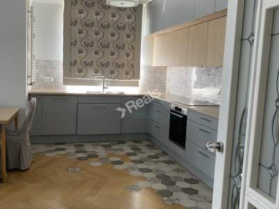                                     House for Rent   Warszawa
                                     | 240 mkw