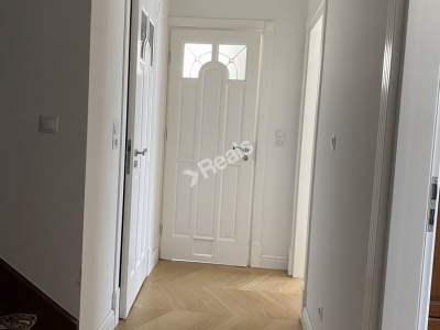                                     Casas para Rent   Warszawa
                                     | 240 mkw