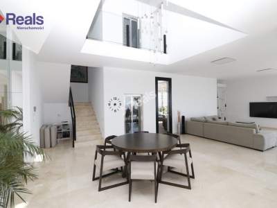                                     House for Sale  Costa Blanca
                                     | 520 mkw