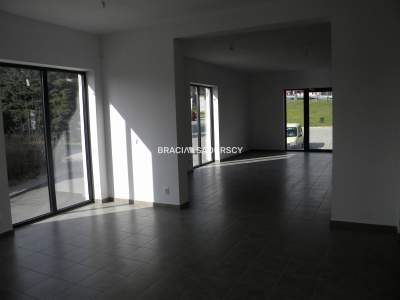         Local Comercial para Alquilar, Słomniki, Duży Rynek | 848 mkw