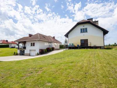                                     Gewerbeimmobilien zum Kaufen  Wadowice (Gw)
                                     | 310 mkw