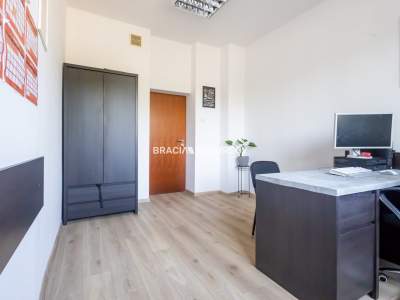         Gewerbeimmobilien zum Mieten , Kraków, Bronowice | 217 mkw