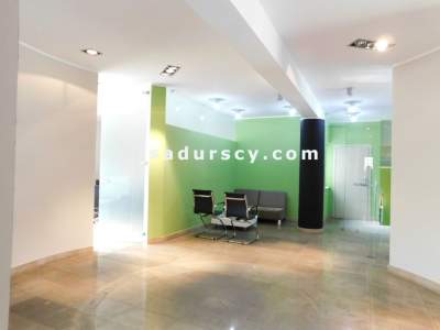                                     Local Comercial para Rent   Warszawa
                                     | 400 mkw