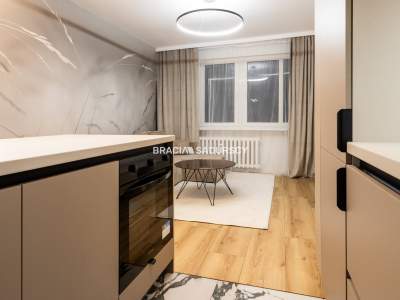         Apartamentos para Alquilar, Kraków, Os. Na Lotnisku | 43 mkw